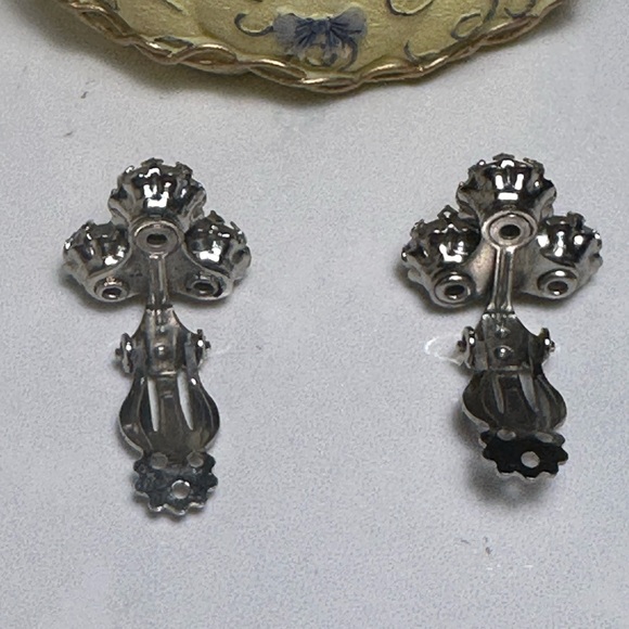 Golden Sparkle Crystal Bead Cluster Earrings Clip On - Picture 7 of 12